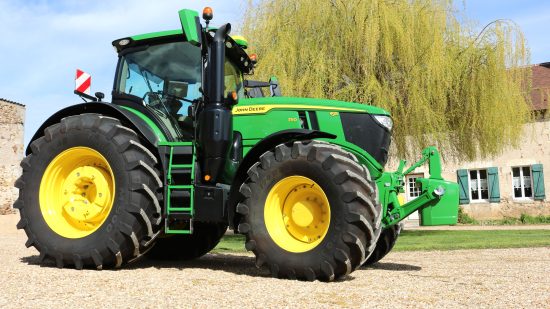 GP-Achat_Photo-tracteur-6R-550x309-1141343129